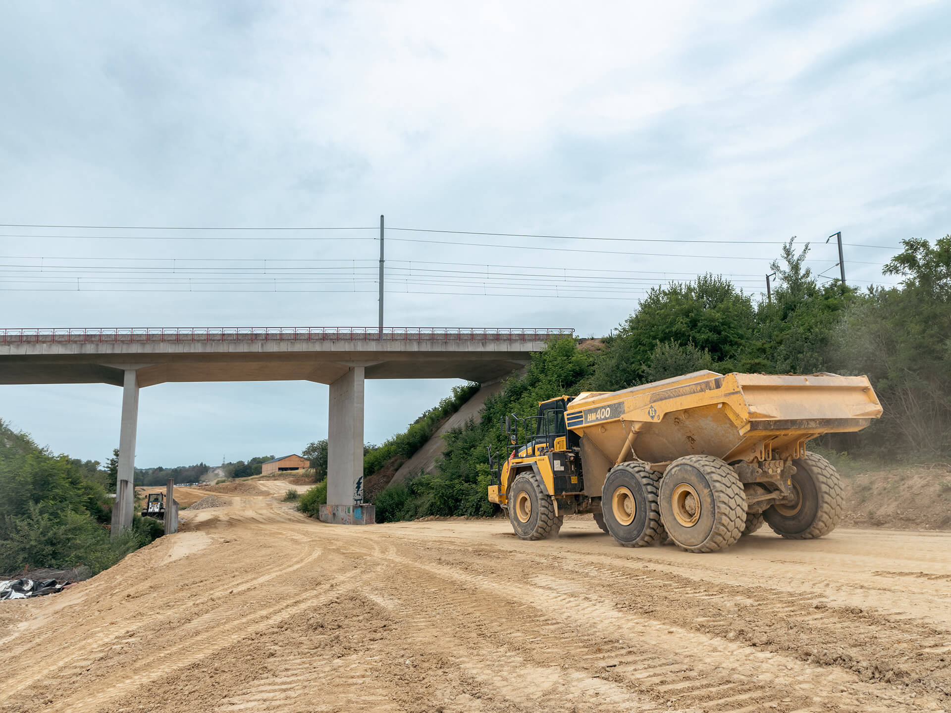 The new road will run under the railway bridge, eliminating the level crossing at Dippach-Gare.